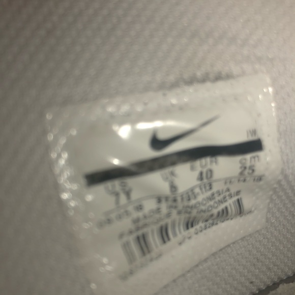 White nike air forces - Picture 3 of 3